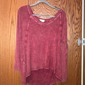 Maroon long sleeve flowy basic tee.